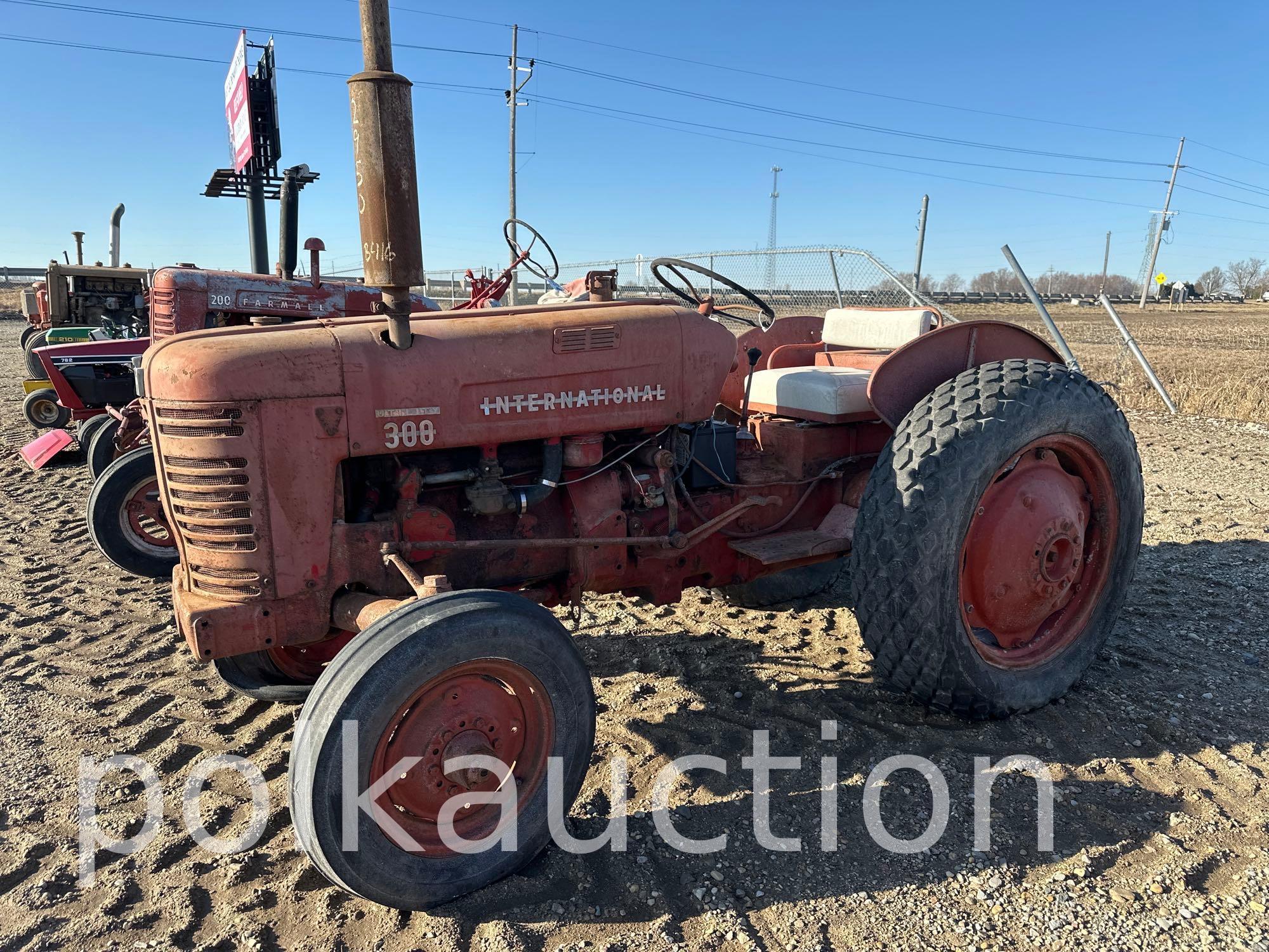 8740 - INT 300 UTILITY (SN# 28512)