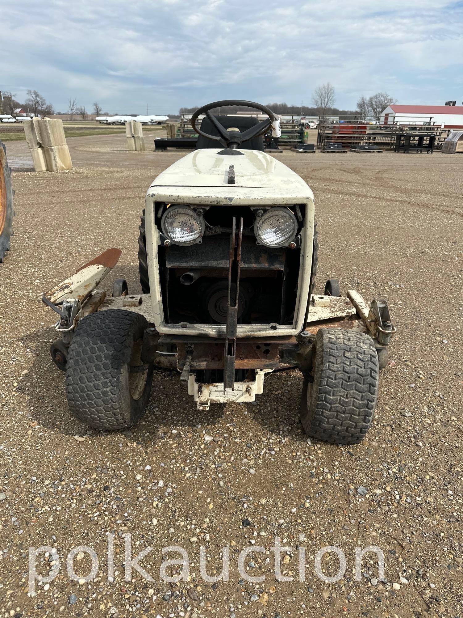 9898 - CUB CADET HYDRO 2072 (SN# 761281)
