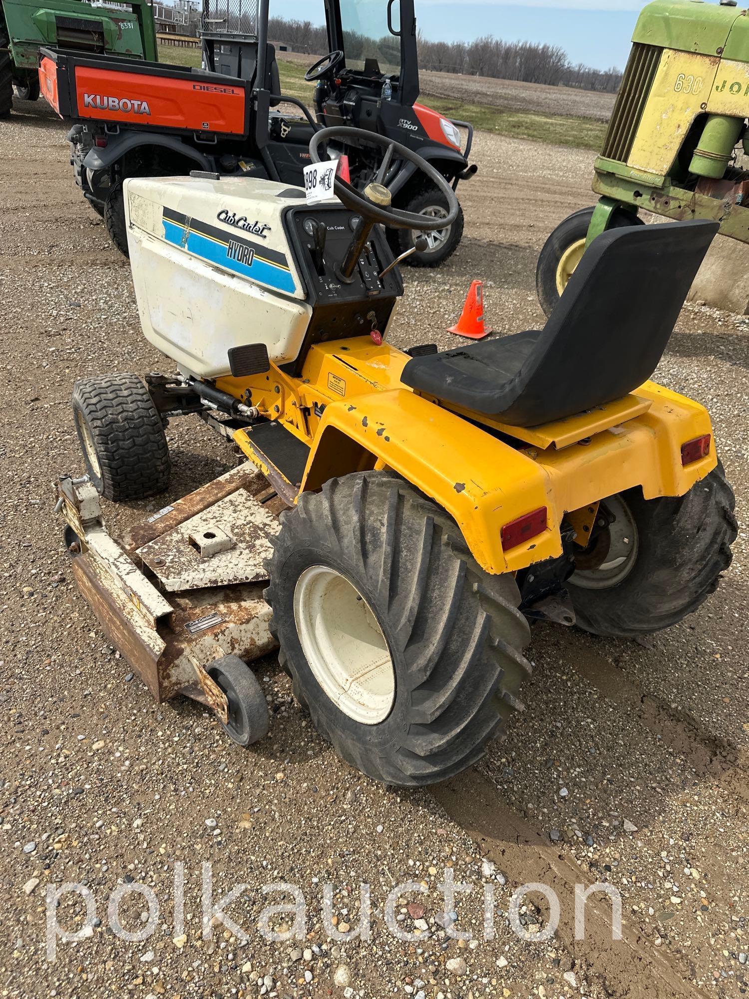 9898 - CUB CADET HYDRO 2072 (SN# 761281)