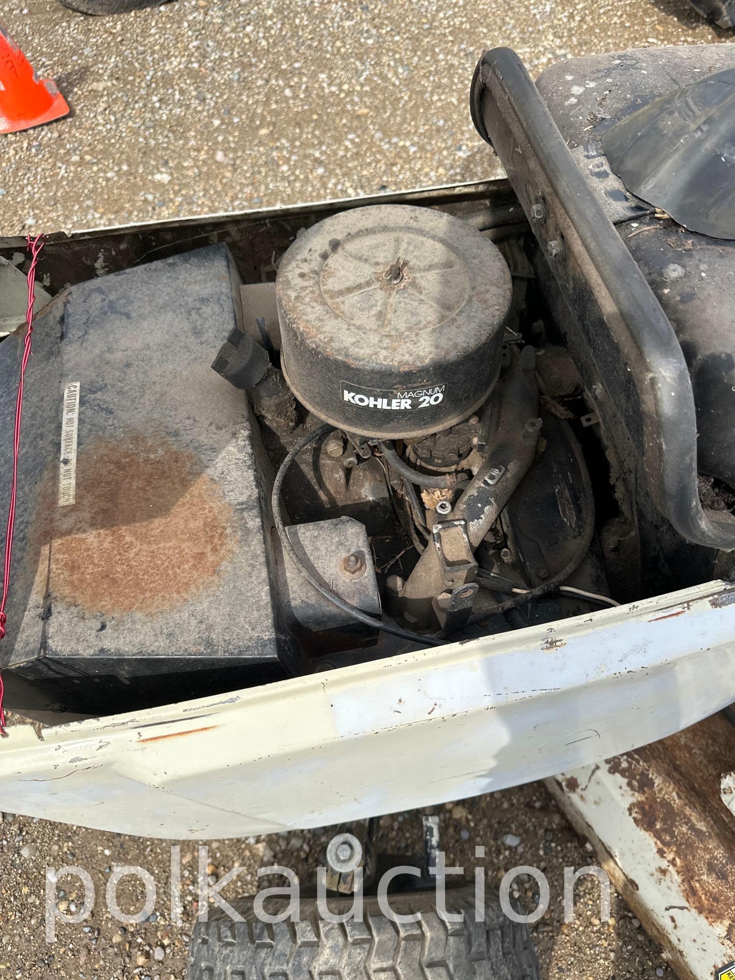 9898 - CUB CADET HYDRO 2072 (SN# 761281)