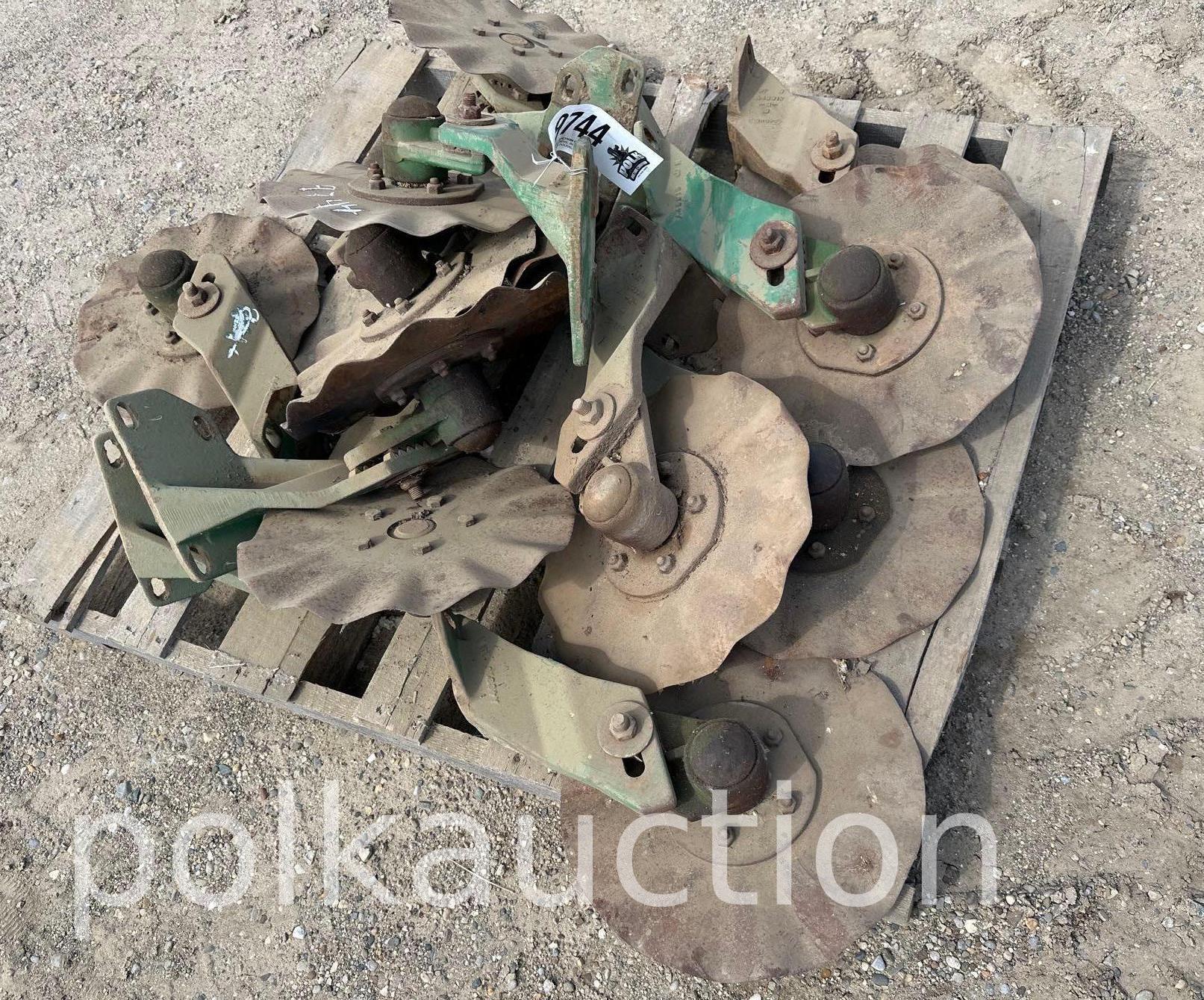 9744 - PALLET OF NO-TILL COULTERS