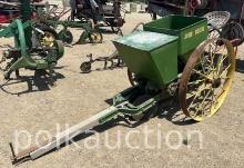 10680 - JOHN DEERE POTATO PLANTER