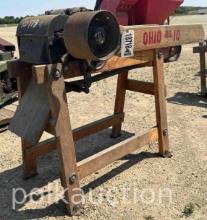10718 - OHIO No 10 ANTIQUE CHAFF CUTTER