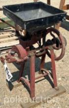 10719 - CHALLENGER Co. No 6 GRAIN GRINDER