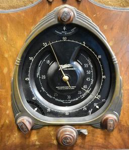 ZENITH "WALTON" MODEL TOMBSTONE RADIO