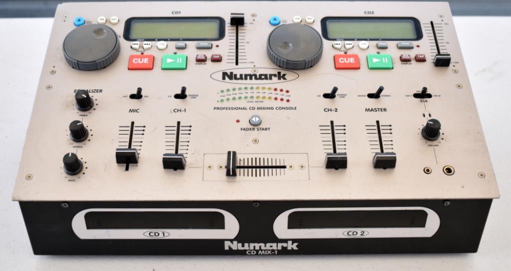 NEWMARK CD MIX-1 PROFESSIONAL CD MIXING CONSOLE