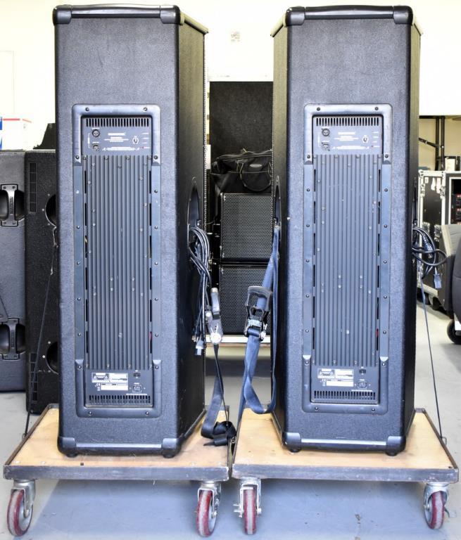 TWO MACKIE SA1532z ACTIVE SPEAKERS
