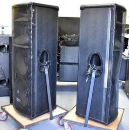 TWO MACKIE SA1532z ACTIVE SPEAKERS
