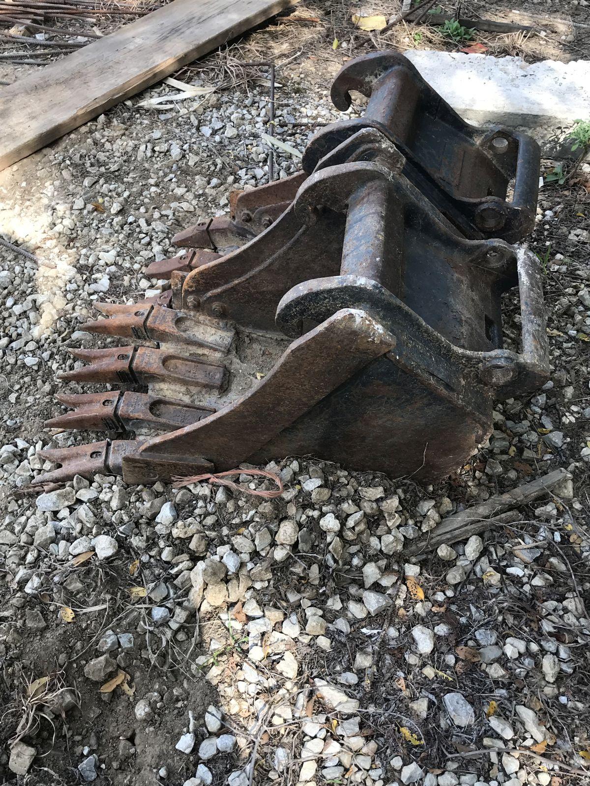 12” Mini Excavator Bucket