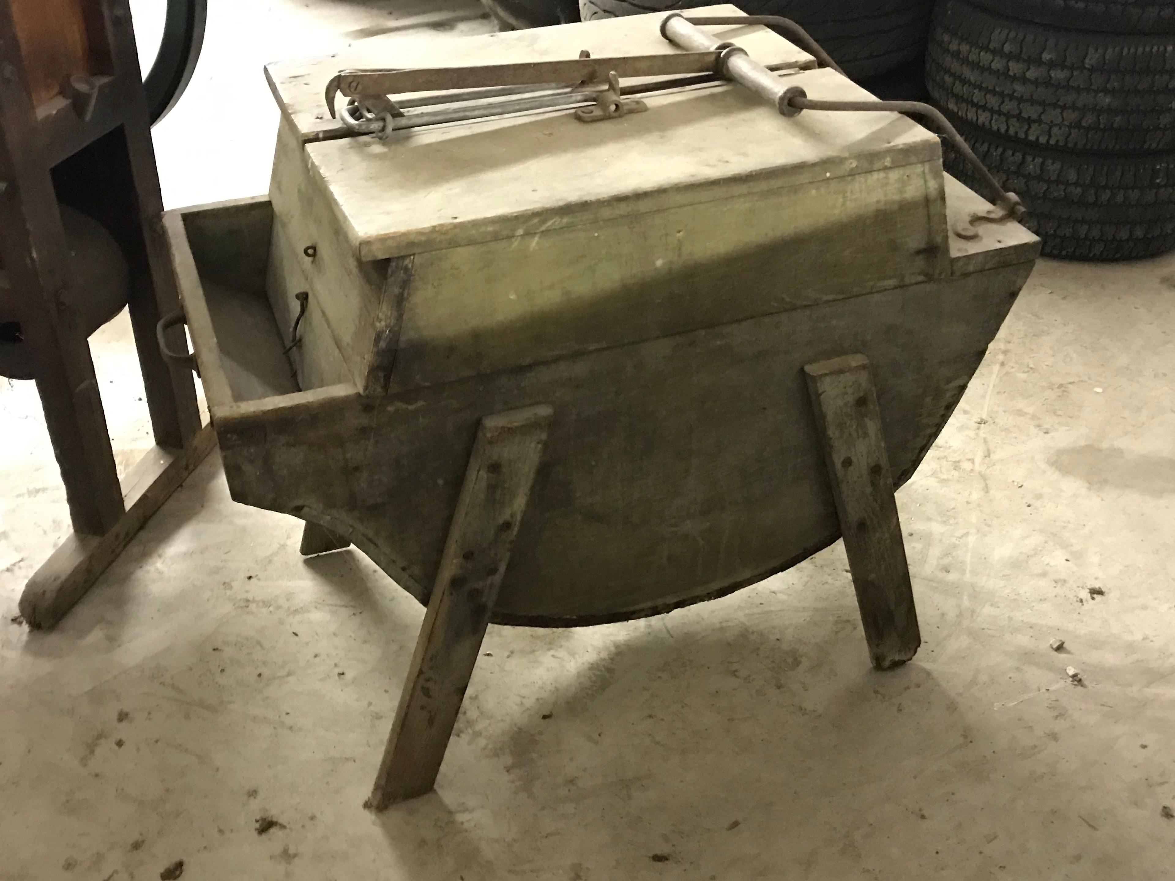 LOT 29: Wooden Manual Washing Machine