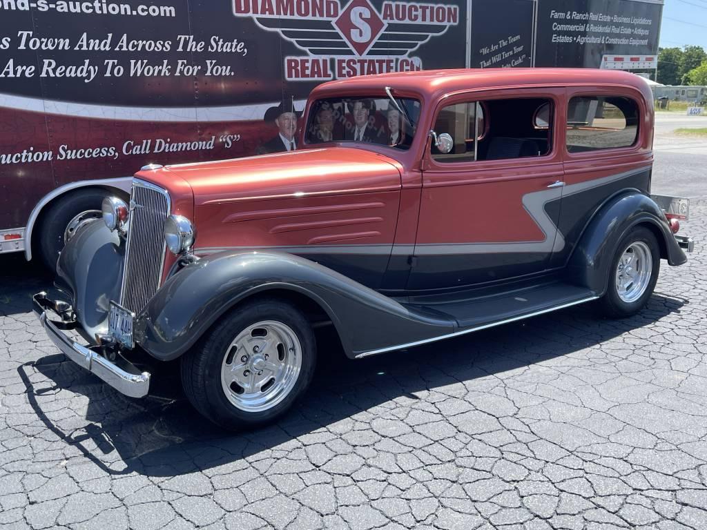 Lot 20 - 1934 Chevrolet 2-Door Custom