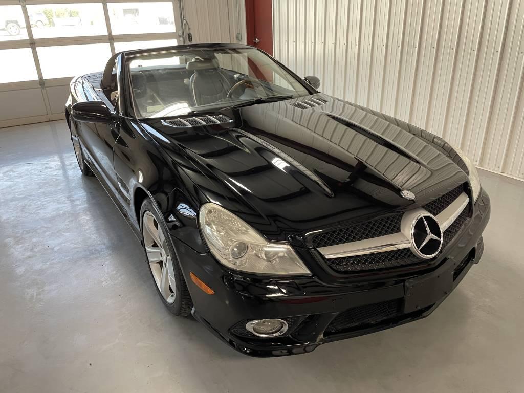 Lot 27. Mercedes-Benz SL550 Convertible