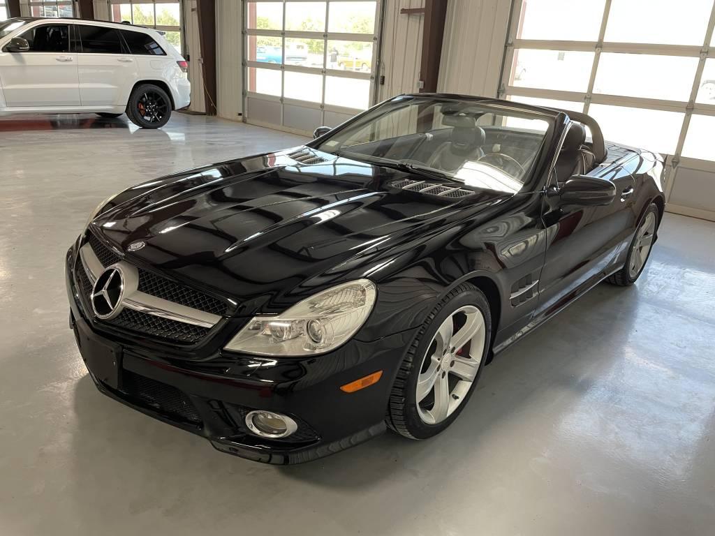 Lot 27. Mercedes-Benz SL550 Convertible