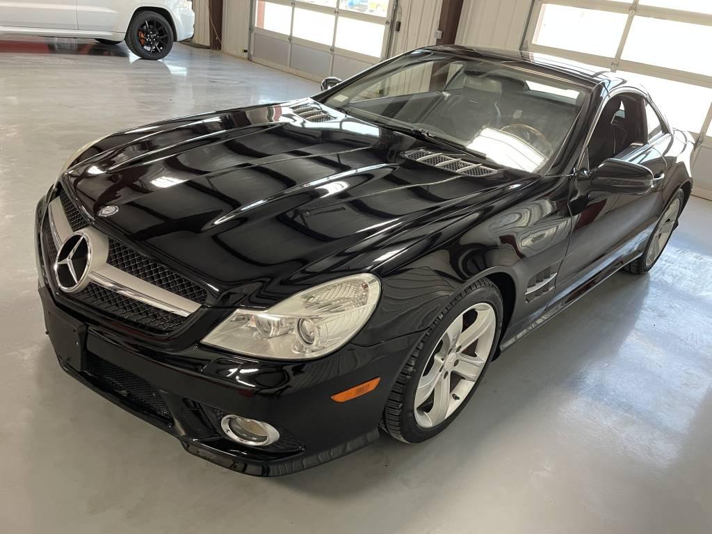 Lot 27. Mercedes-Benz SL550 Convertible