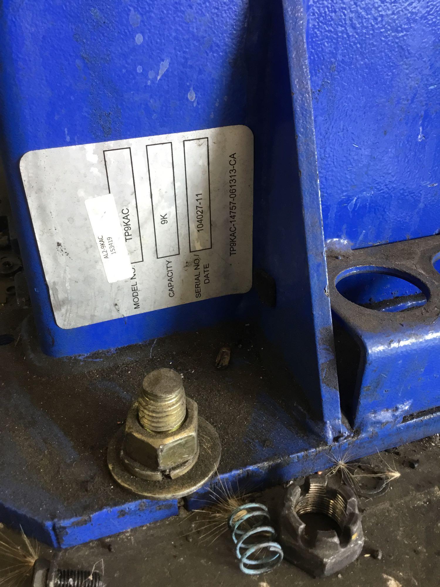 BISON 9KAC 9000 lb. Capacity Two Post Clear Floor - Asymmetric - Lift