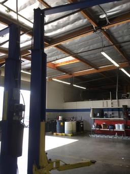 BISON 9KAC 9000 lb. Capacity Two Post Clear Floor - Asymmetric - Lift
