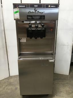 Electro Freeze Dual 20 Quart Pressurized Soft Serve Freezer With VQM ***WORKING***