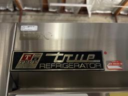 TRUE Reach-In Solid Swing Door Refrigerator*COLD*