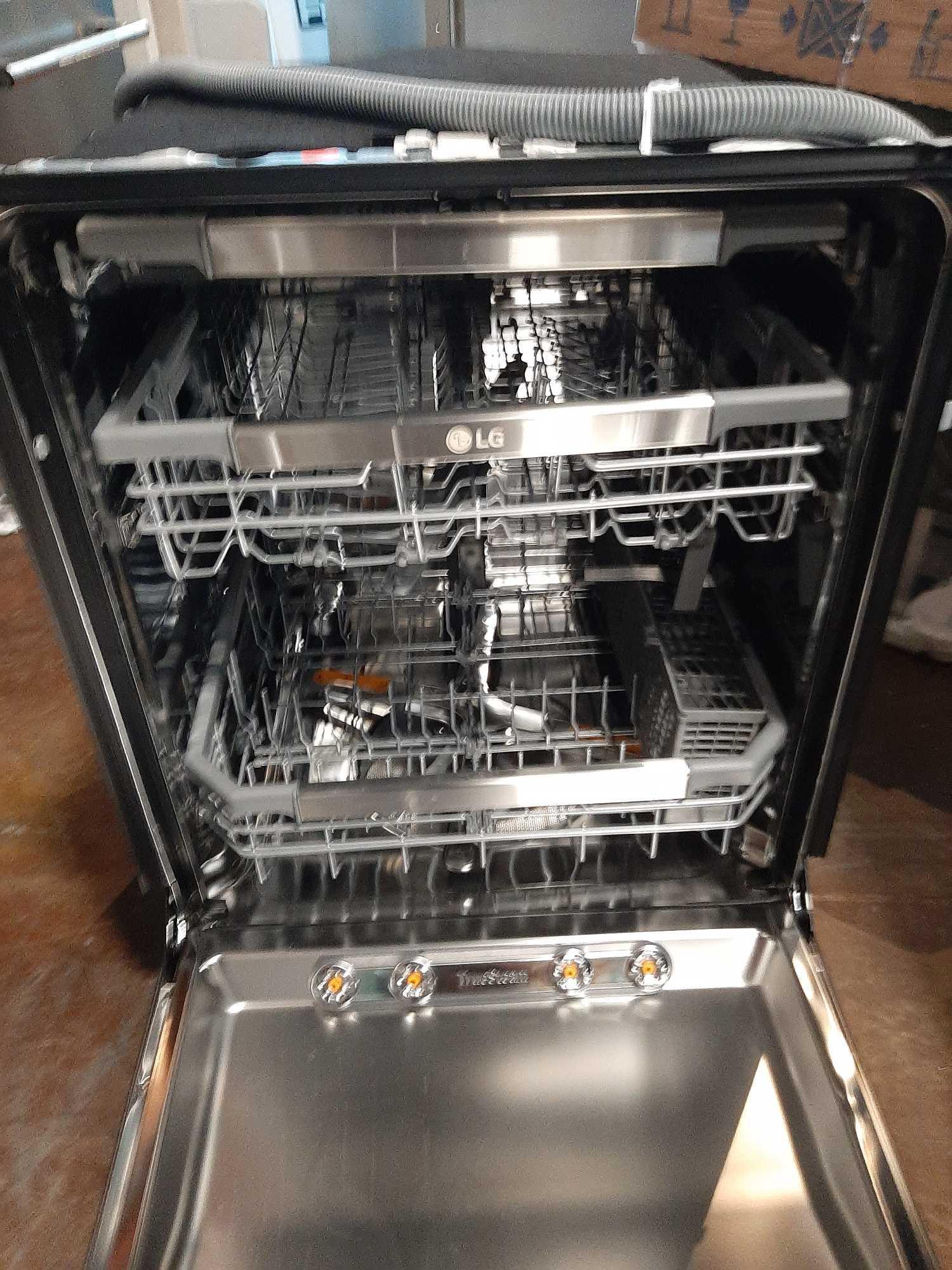 LG 24 in. Top Control Smart Built in Dishwasher*PREVIOUSLY INSTALLED*