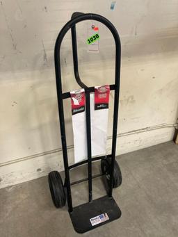 800 lb. Capacity D-Handle Hand Truck