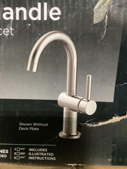 Glacier Bay Single Handle Bathroom Faucet in Brushed Nickel