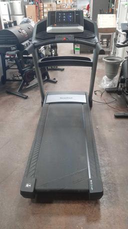 NordicTrack Elite 1000 Treadmill*TURNS ON*