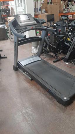 NordicTrack Elite 1000 Treadmill*TURNS ON*
