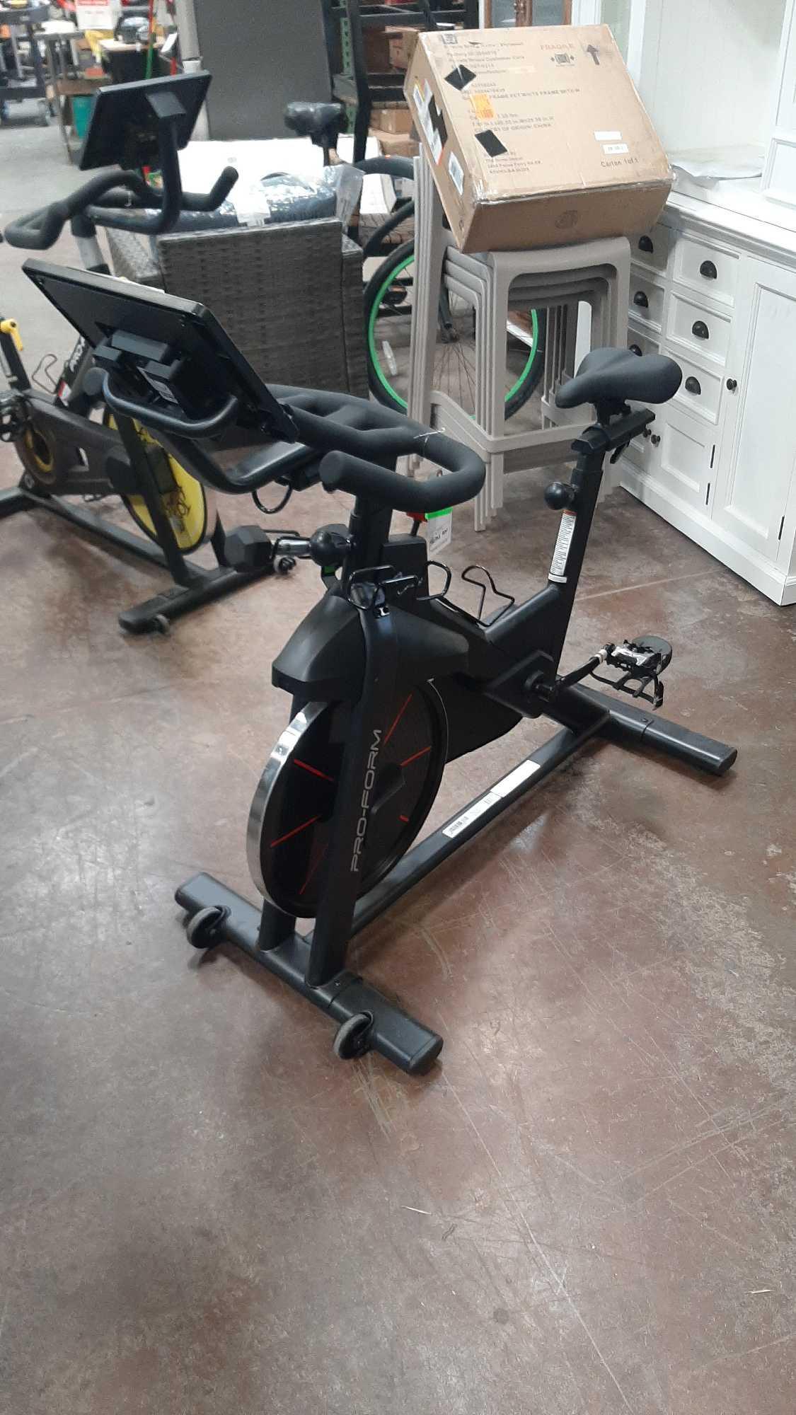 Pro-Form Pro Trainer 500 Exercise Bike*TURNS ON*