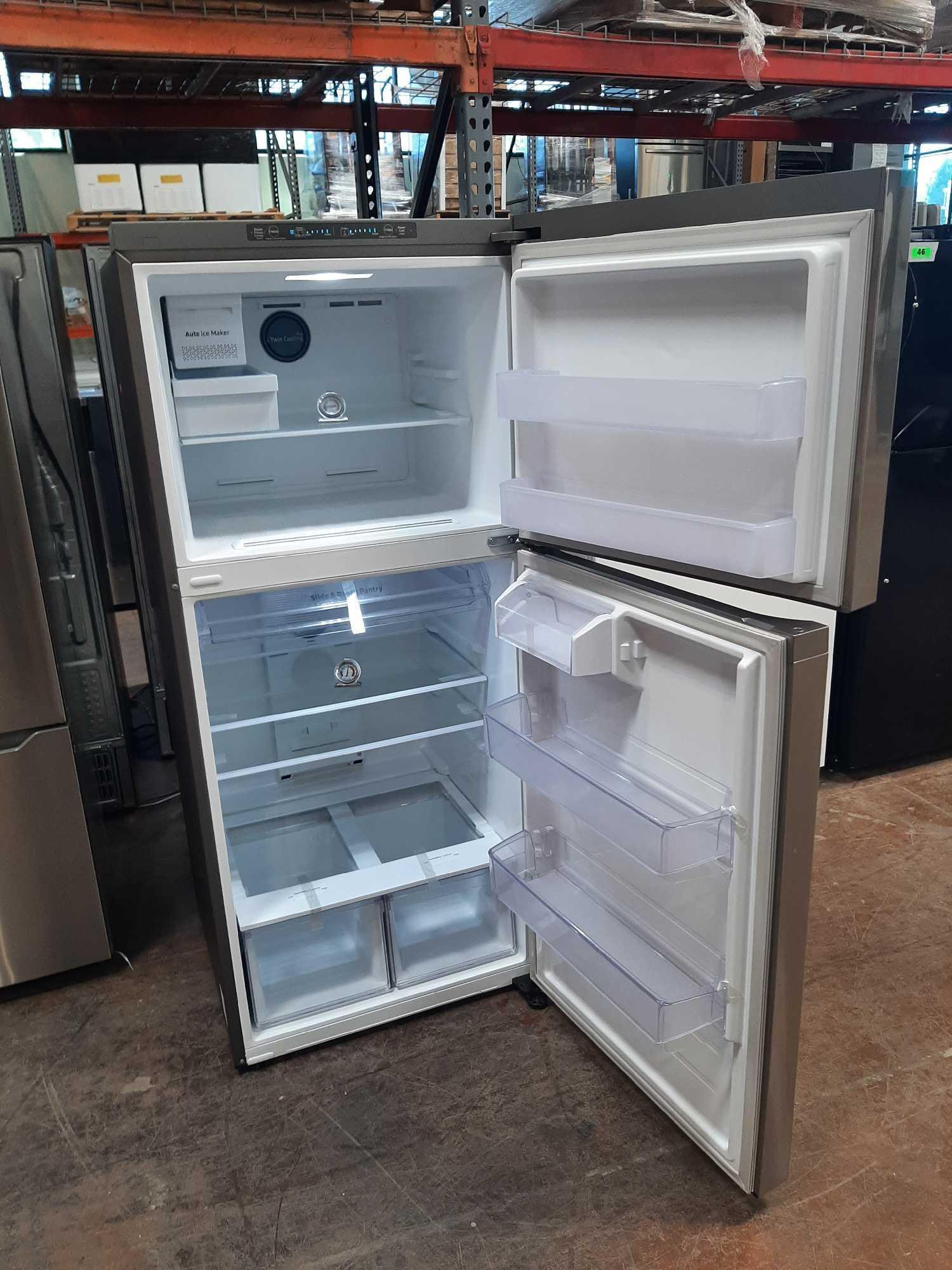 Samsung 17.6 cu. ft. Top Freezer Refrigerator*COLD*UNUSED*