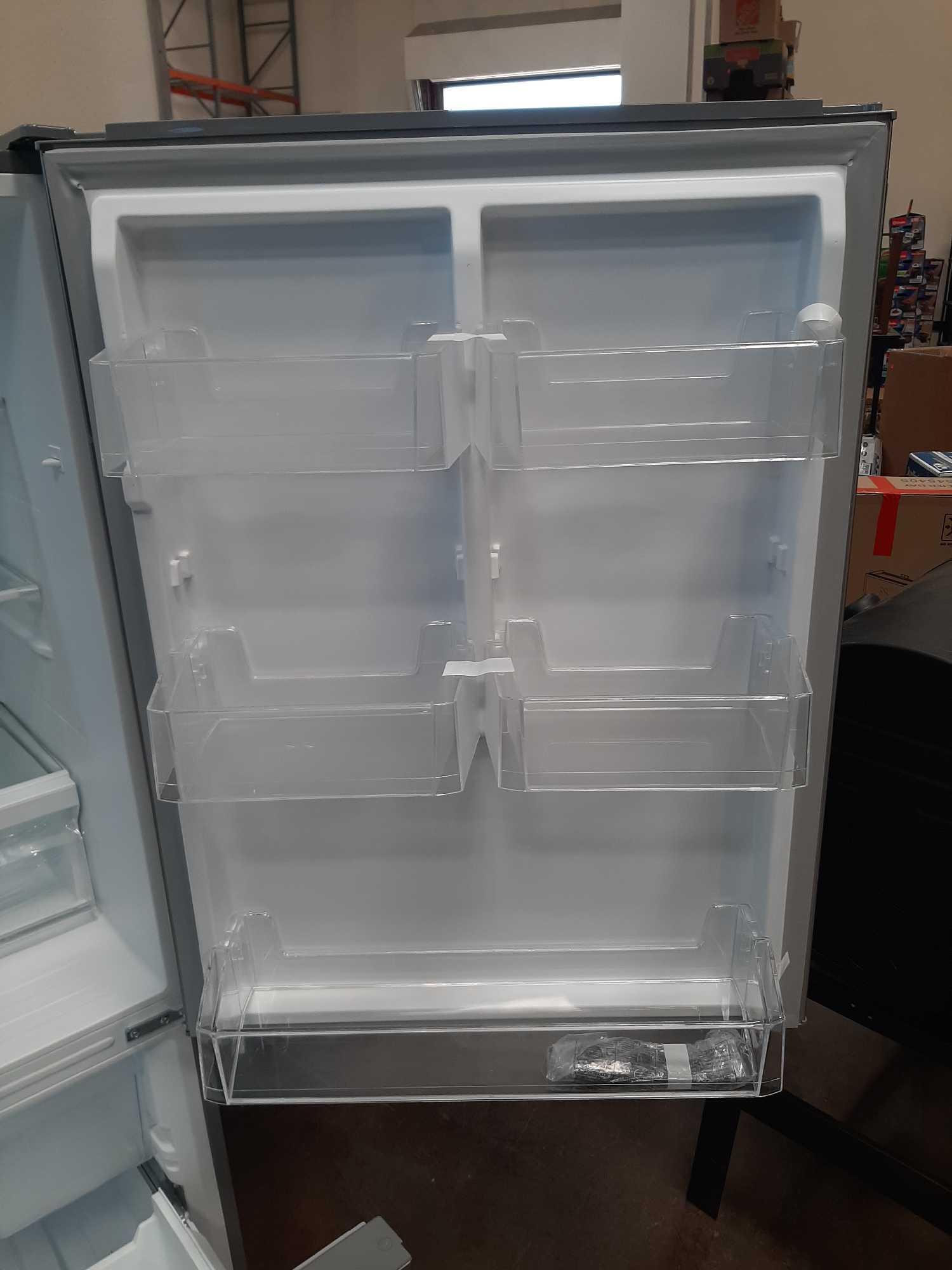Insignia 18.6 Cu. Ft. Bottom Freezer Refrigerator*PREVIOUSLY INSTALLED*