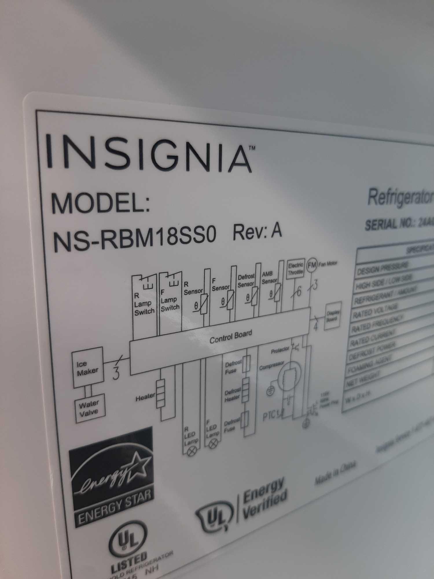 Insignia 18.6 Cu. Ft. Bottom Freezer Refrigerator*PREVIOUSLY INSTALLED*