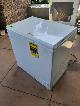 VISSANI 6.9 cu. ft. Manual Defrost Chest Freezer Garage Ready*COLD*PREVIOUSLY INSTALLED*