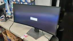 DELL 34 in. Screen Led Lit Monitor*TURNS ON*