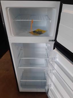 VISSANI 7.1 cu. ft. Top Freezer Refrigerator*COLD*PREVIOUSLY INSTALLED*