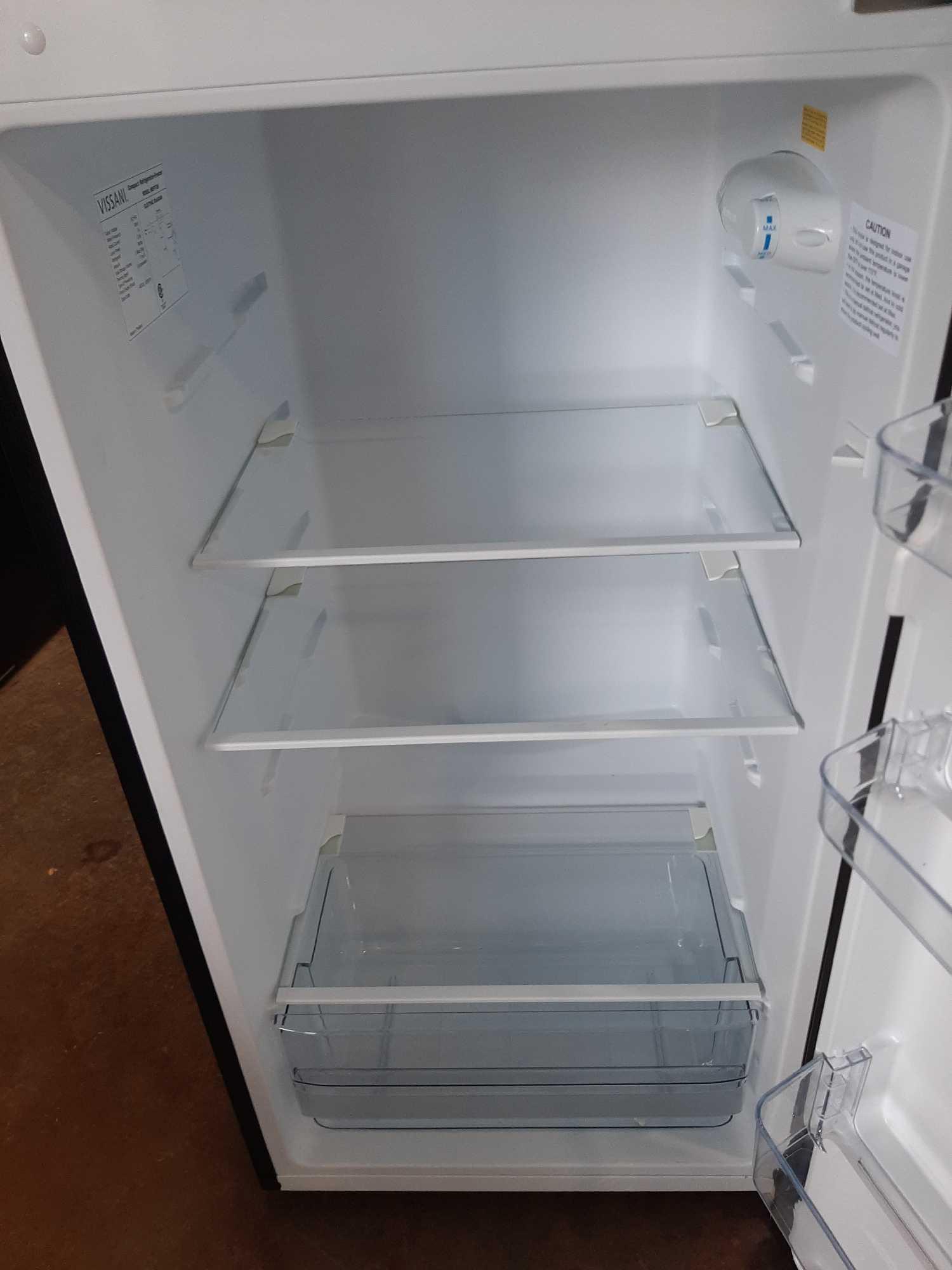 VISSANI 7.1 cu. ft. Top Freezer Refrigerator*COLD*PREVIOUSLY INSTALLED*