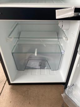 Magic Chef 3.1 cu. ft. 2 Door Mini Refrigerator*COLD*PREVIOUSLY INSTALLED*MISSING*