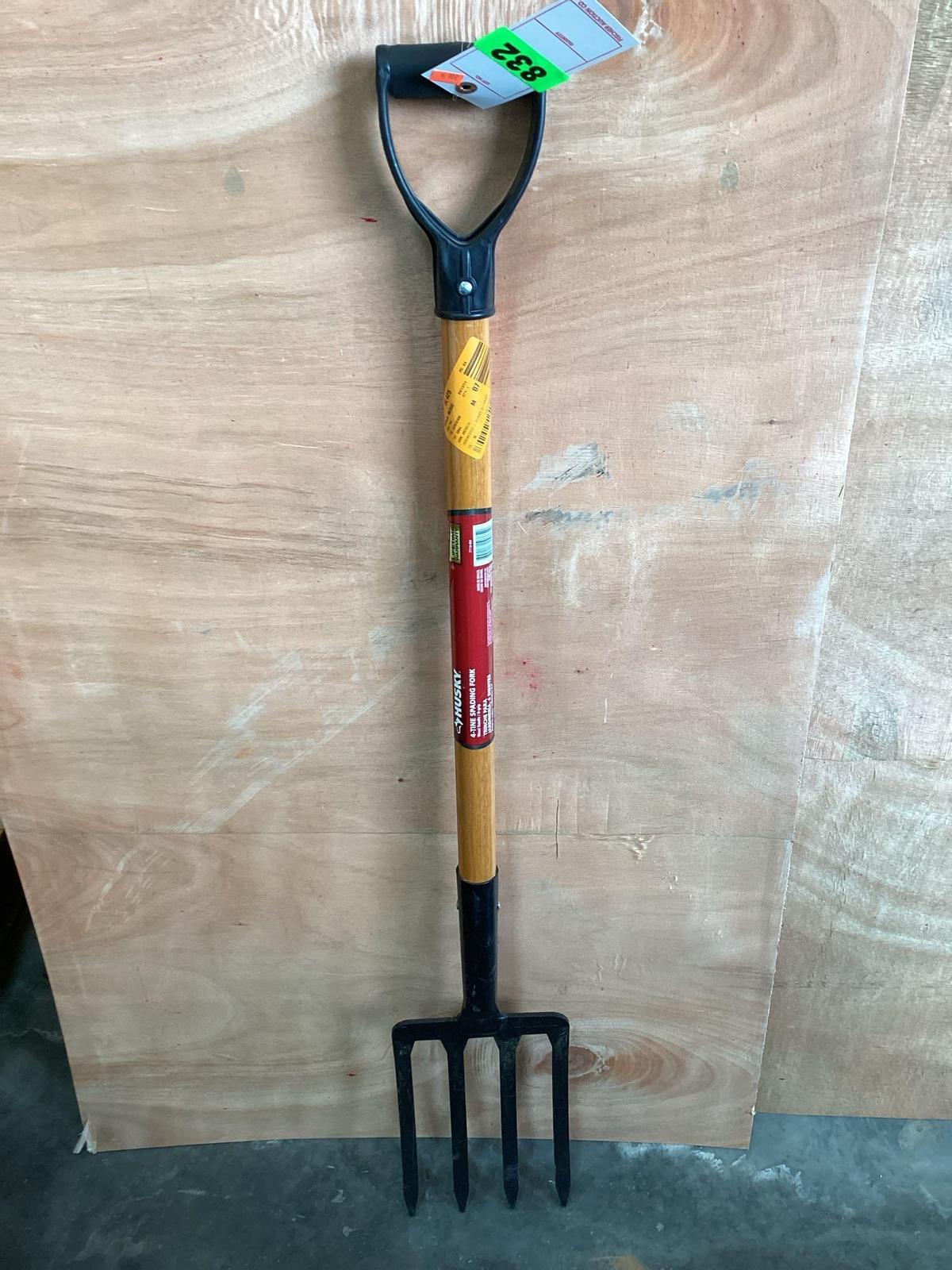 Husky 4-Tine Spading Fork