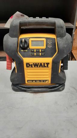 Lot of (2) DeWalt Jump Starters*DOES NOT WORK*