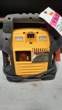 Lot of (2) DeWalt Jump Starters*DOES NOT WORK*