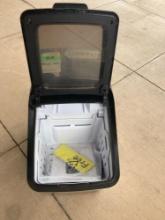 NewAir 30 lb. Portable Countertop Nugget Ice Maker*TURNS ON*
