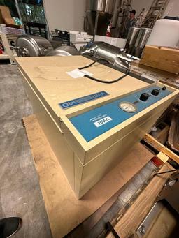 VWR 1540 Incubator