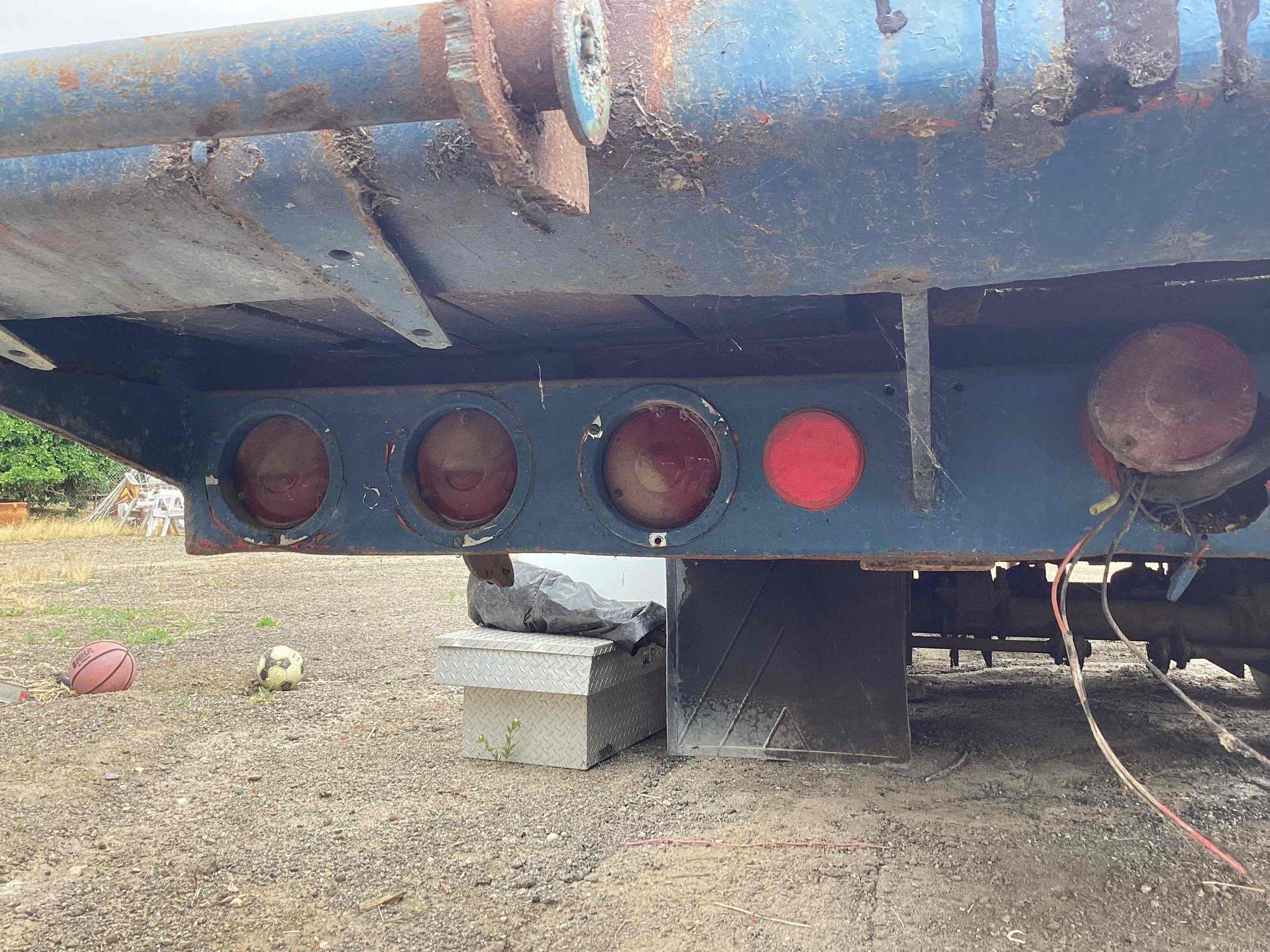 50 Ton Tilt Trailer w/ 5th Wheel Hitch