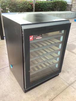 Vintec 41 Bottle Single-Zone Wine Cabinet
