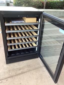 Vintec 41 Bottle Single-Zone Wine Cabinet