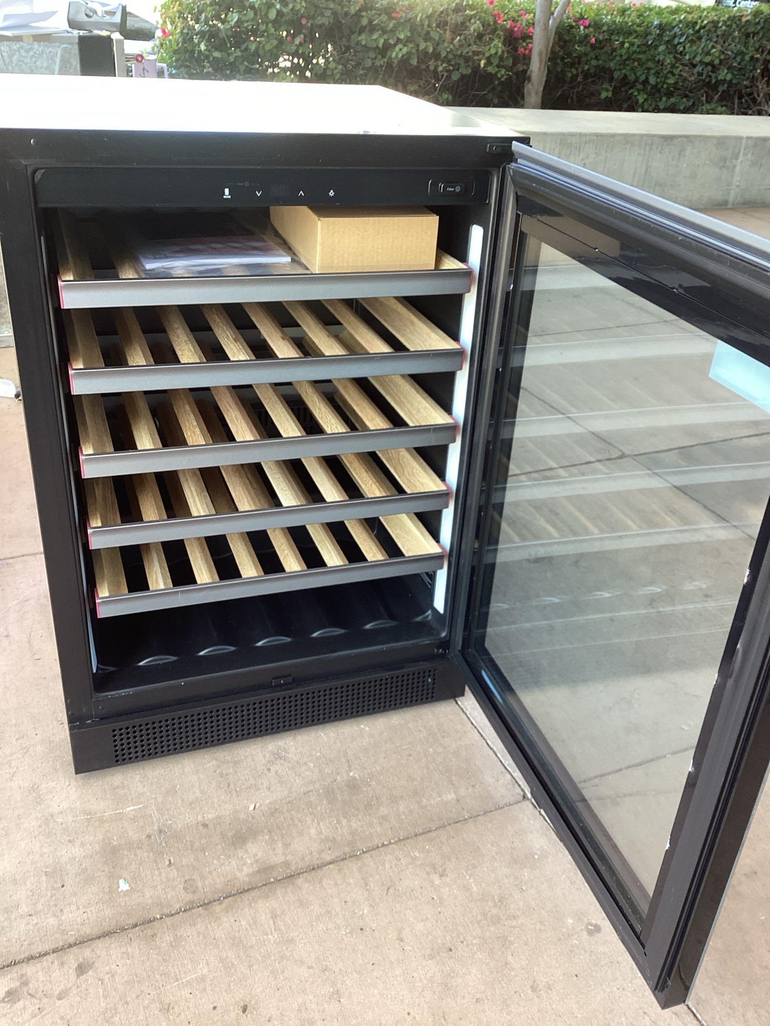 Vintec 41 Bottle Single-Zone Wine Cabinet