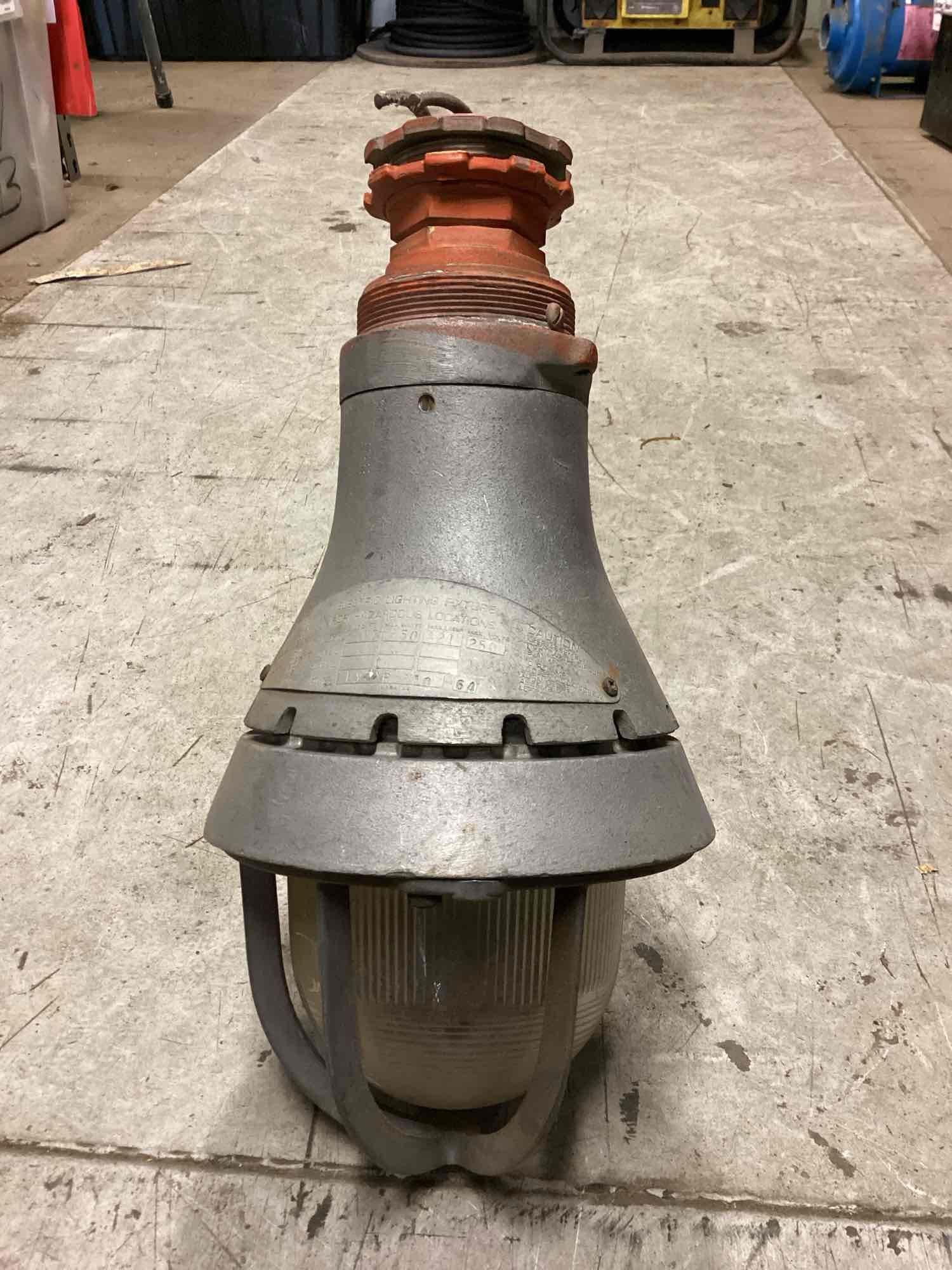 (4) Crouse hinds explosion proof light fixture