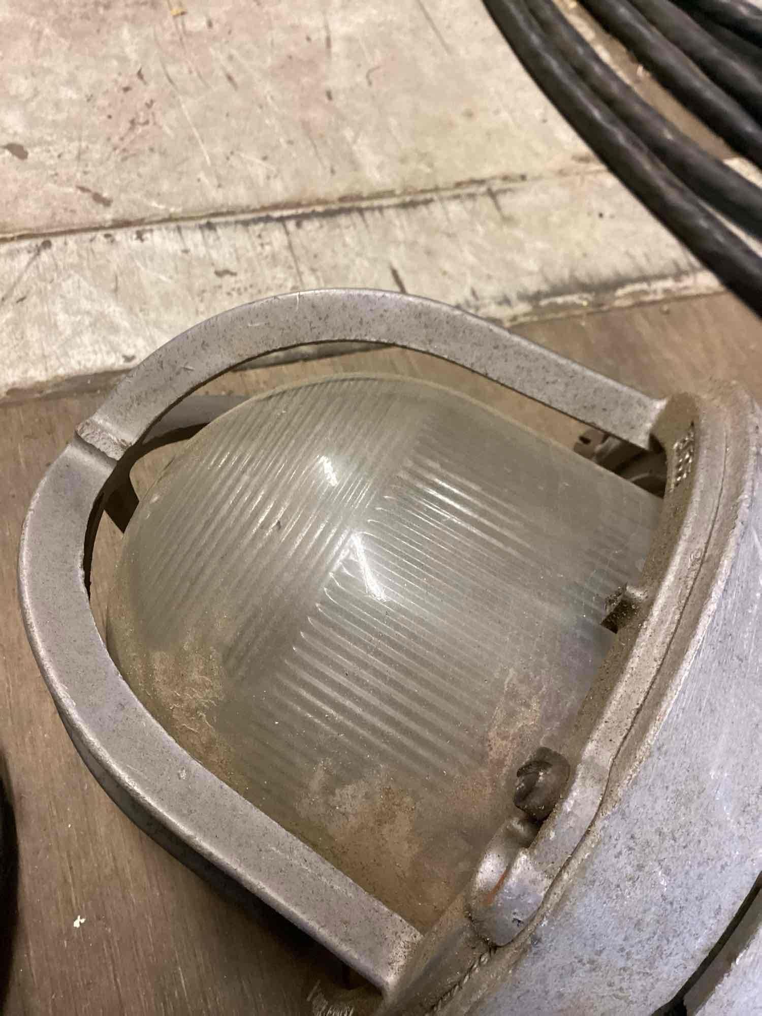 (4) Crouse hinds explosion proof light fixture