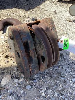 Steel anvil dual wheel tackle pulley