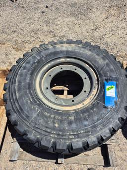 Commercial Truck Tire 385/65R22.5.