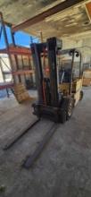 CAT V50 fork lift